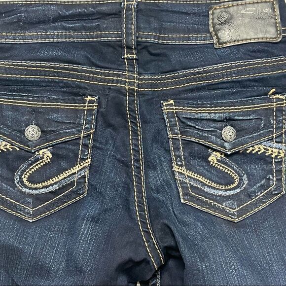 Silver | Dark Denim Suki Mid Rise Capri’s - Picture 6 of 8